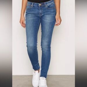 Michael Kors Women's Izzy Style Size 8 Mid-Rise Dark Wash Skinny Jeans